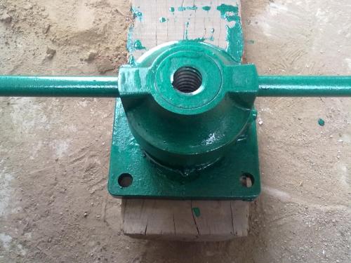 手推式螺桿啟閉機